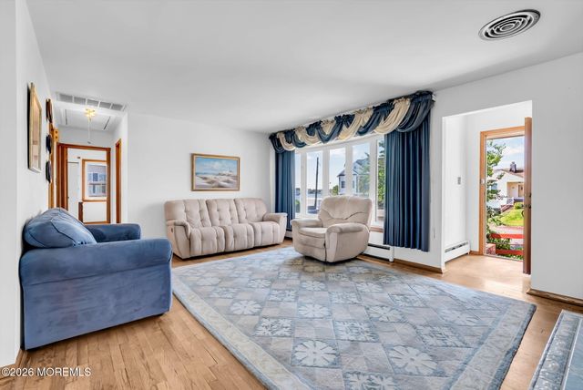 26 Culebra Avenue, Toms River, NJ 08753