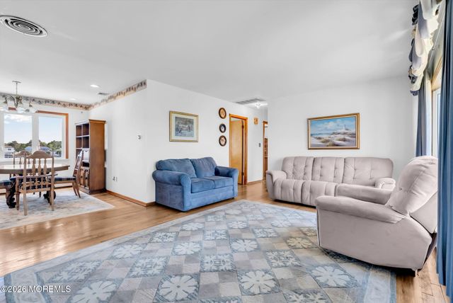 26 Culebra Avenue, Toms River, NJ 08753