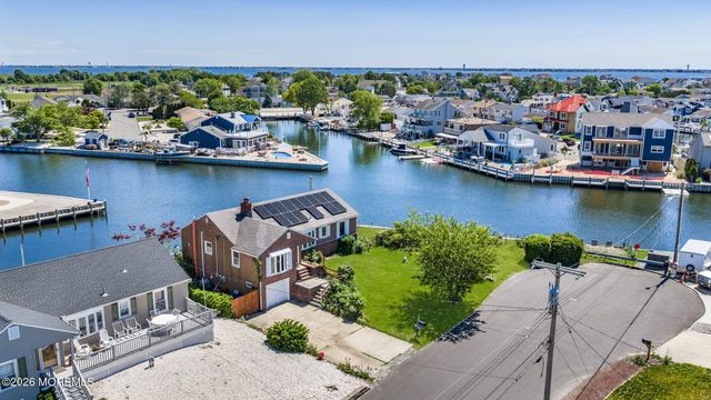 26 Culebra Avenue, Toms River, NJ 08753