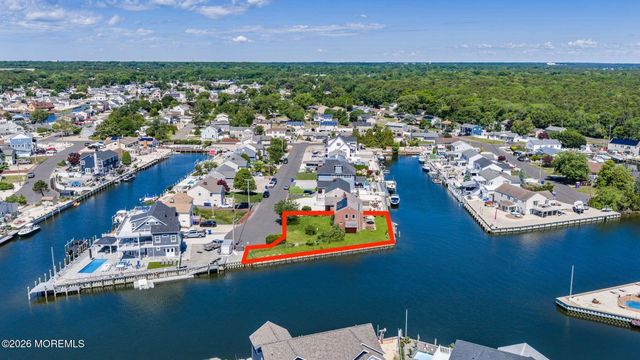 26 Culebra Avenue, Toms River, NJ 08753