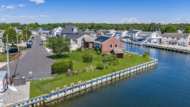 26 Culebra Avenue, Toms River, NJ 08753