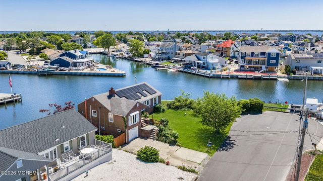 26 Culebra Avenue, Toms River, NJ 08753