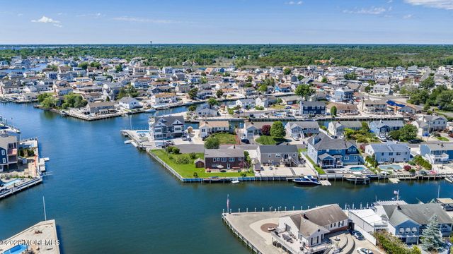 26 Culebra Avenue, Toms River, NJ 08753