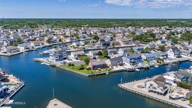 26 Culebra Avenue, Toms River, NJ 08753
