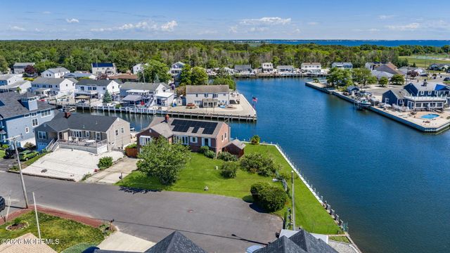 26 Culebra Avenue, Toms River, NJ 08753