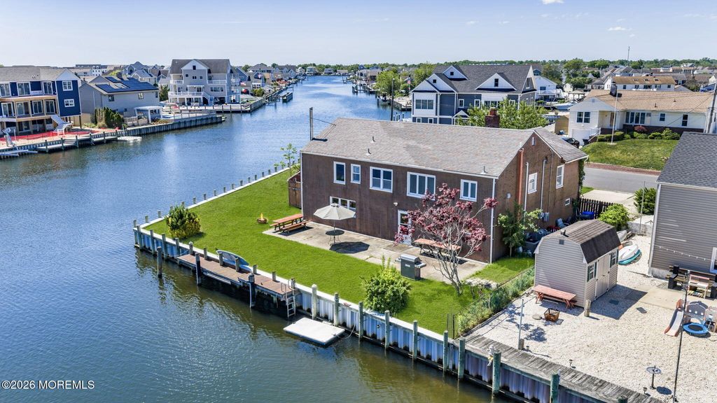 26 Culebra Avenue, Toms River, NJ 08753