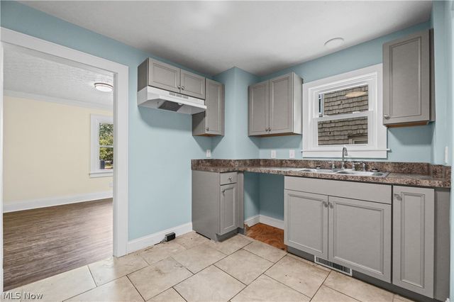 874 Wilmot Street, Akron, OH 44306