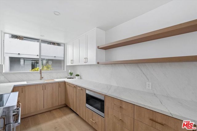 16601 Marquez Avenue 302, Pacific Palisades, CA 90272