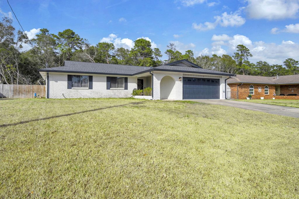 85 12Th Avenue, Shalimar, FL 32579