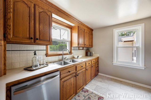 4205 Hillsdale Avenue, Grand Rapids, MI 49525