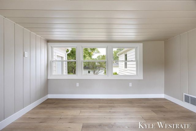 4205 Hillsdale Avenue, Grand Rapids, MI 49525