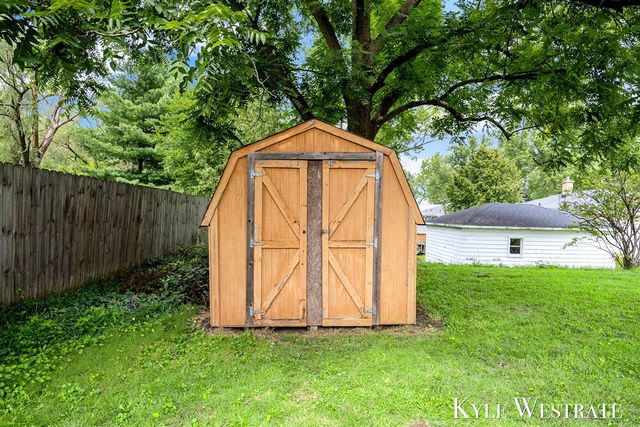 4205 Hillsdale Avenue, Grand Rapids, MI 49525