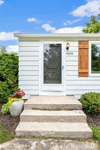4205 Hillsdale Avenue, Grand Rapids, MI 49525