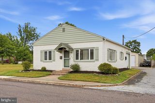 613 W RACE ST, Stowe, PA 19464