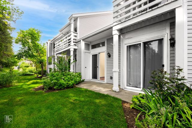 1081 Courtland Drive 1081, Buffalo Grove, IL 60089