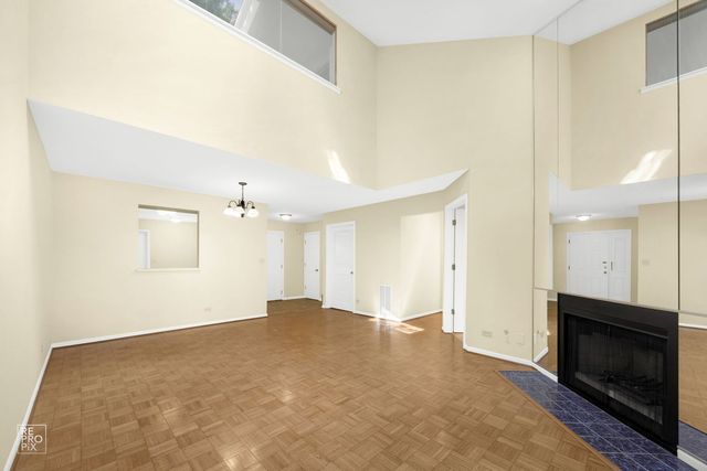 1081 Courtland Drive 1081, Buffalo Grove, IL 60089