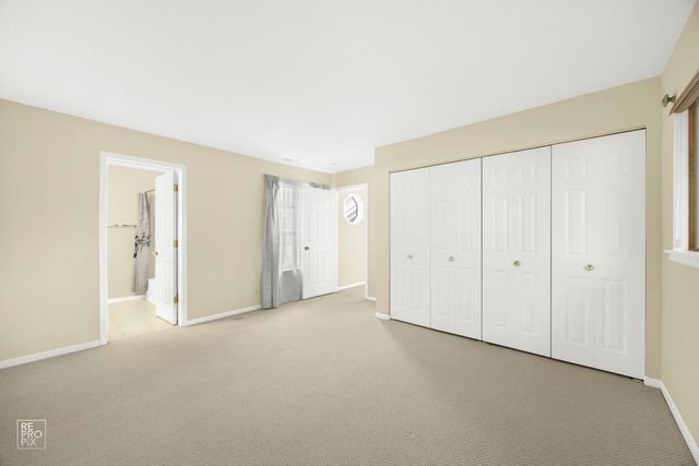 1081 Courtland Drive 1081, Buffalo Grove, IL 60089