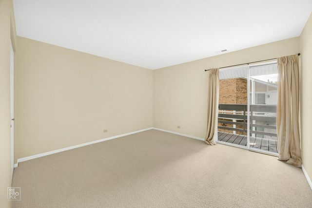 1081 Courtland Drive 1081, Buffalo Grove, IL 60089
