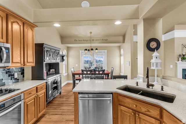 9390 N CANYON WASH DR, Eagle Mountain, UT 84005
