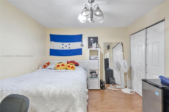 10304 Fairway Rd, Pembroke Pines, FL 33026