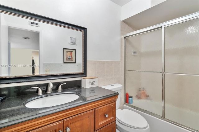 10304 Fairway Rd, Pembroke Pines, FL 33026