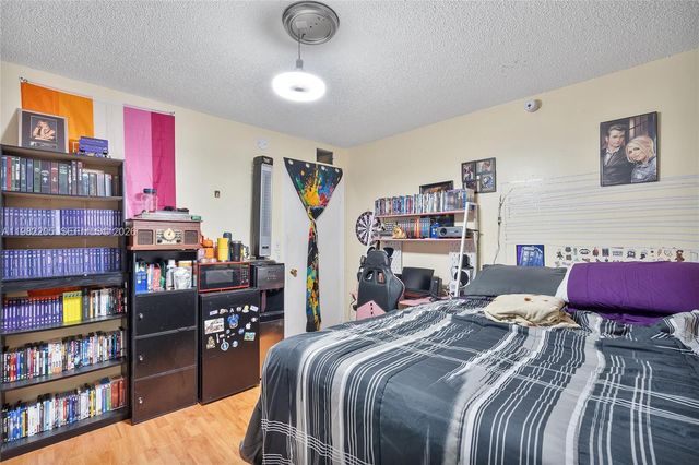 10304 Fairway Rd, Pembroke Pines, FL 33026