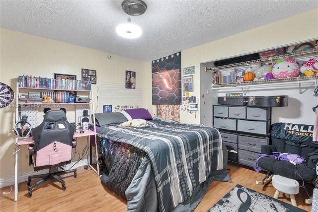 10304 Fairway Rd, Pembroke Pines, FL 33026