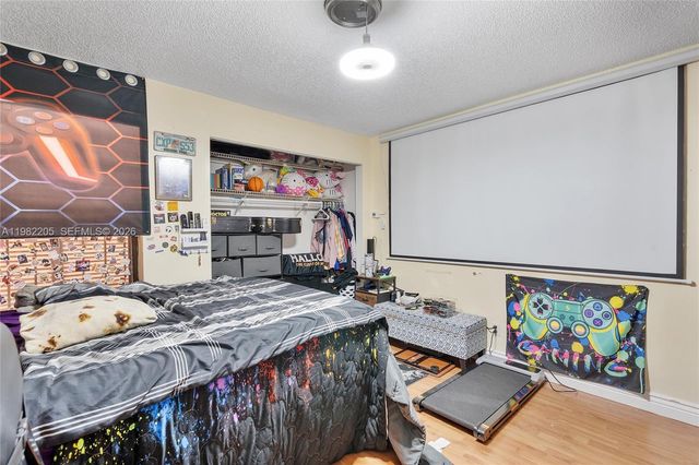 10304 Fairway Rd, Pembroke Pines, FL 33026