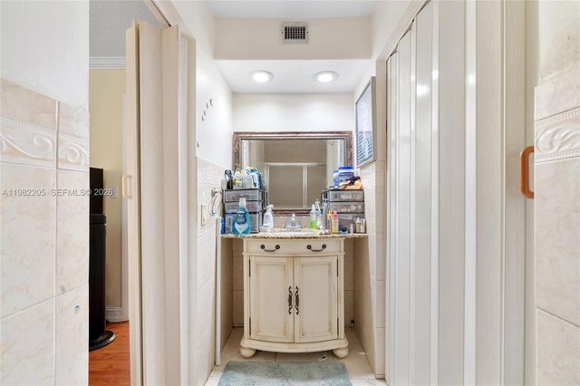 10304 Fairway Rd, Pembroke Pines, FL 33026