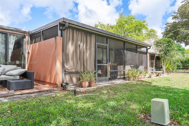 10304 Fairway Rd, Pembroke Pines, FL 33026