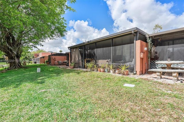 10304 Fairway Rd, Pembroke Pines, FL 33026