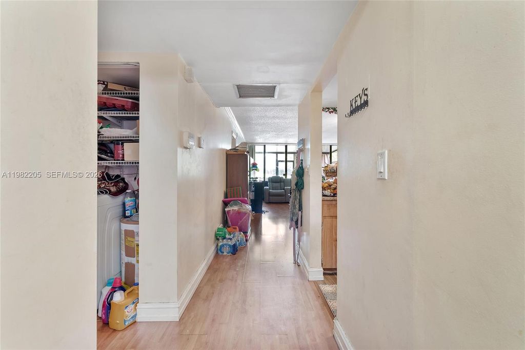 Image 11 of property listing at 10304 Fairway Rd, Pembroke Pines, FL 33026