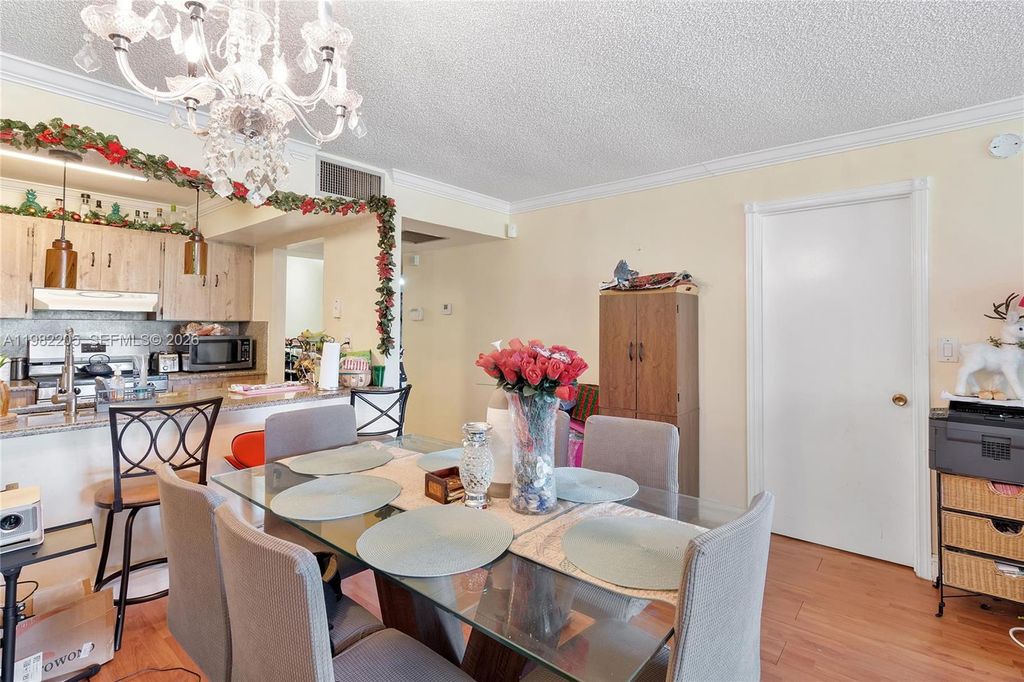 Image 14 of property listing at 10304 Fairway Rd, Pembroke Pines, FL 33026