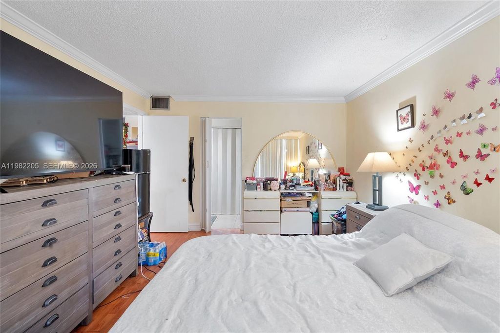 Image 35 of property listing at 10304 Fairway Rd, Pembroke Pines, FL 33026