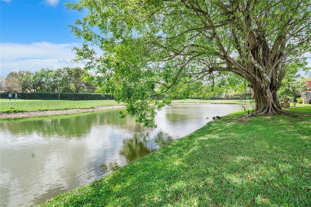 Image 47 of property listing at 10304 Fairway Rd, Pembroke Pines, FL 33026