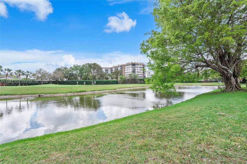 Image 49 of property listing at 10304 Fairway Rd, Pembroke Pines, FL 33026