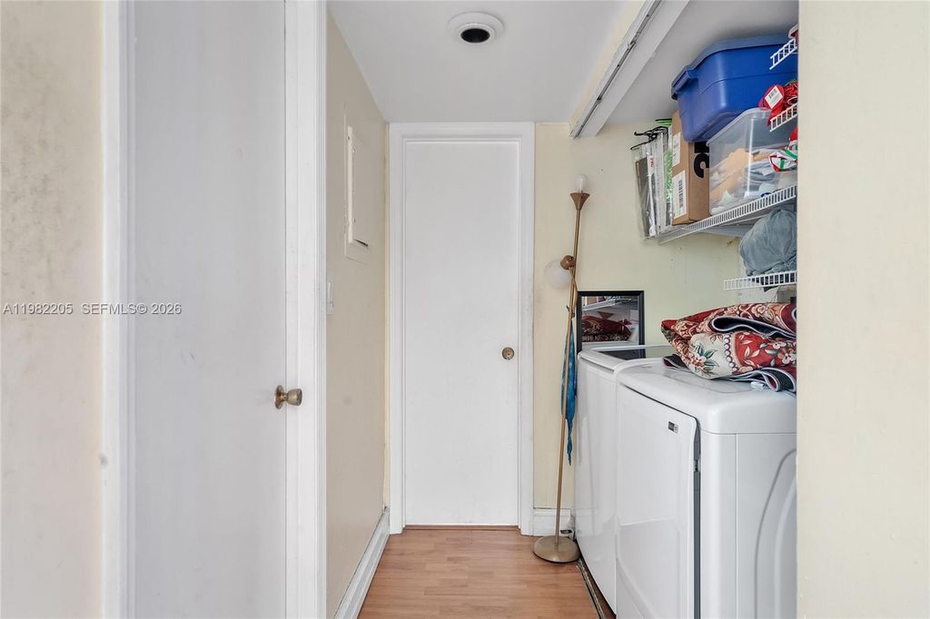 Image 9 of property listing at 10304 Fairway Rd, Pembroke Pines, FL 33026