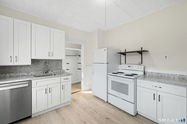 89 Maplewood Avenue, West Hartford, CT 06119