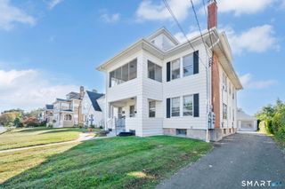 89 Maplewood Avenue, West Hartford, CT 06119