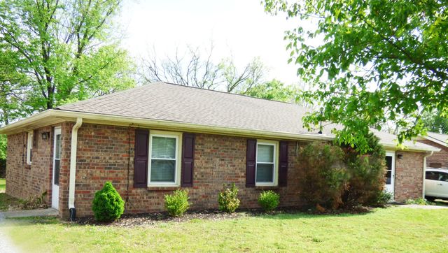 735 Trail Dr, Gallatin, TN 37066