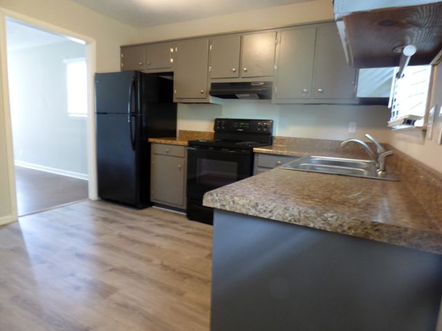 735 Trail Dr, Gallatin, TN 37066
