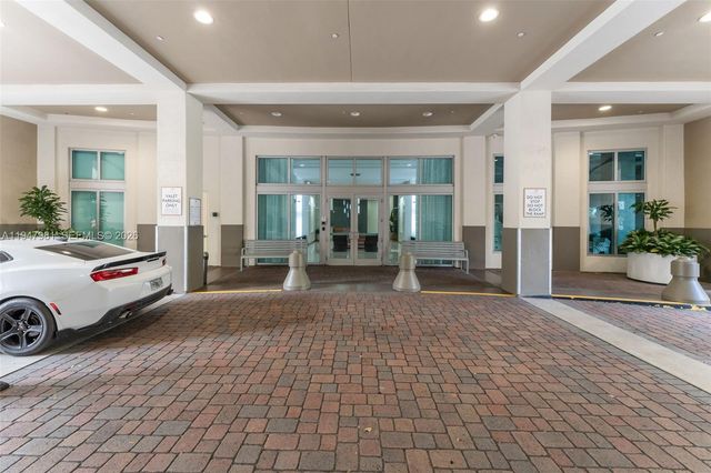 9066 SW 73rd Ct 504, Miami, FL 33156