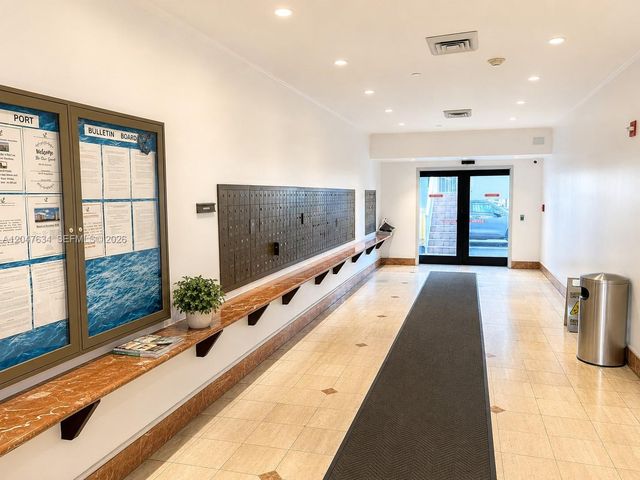 2801 NE 183rd St 208W, Aventura, FL 33160