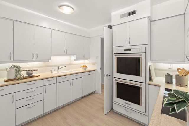 939 Coast Boulevard 5H, La Jolla, CA 92037