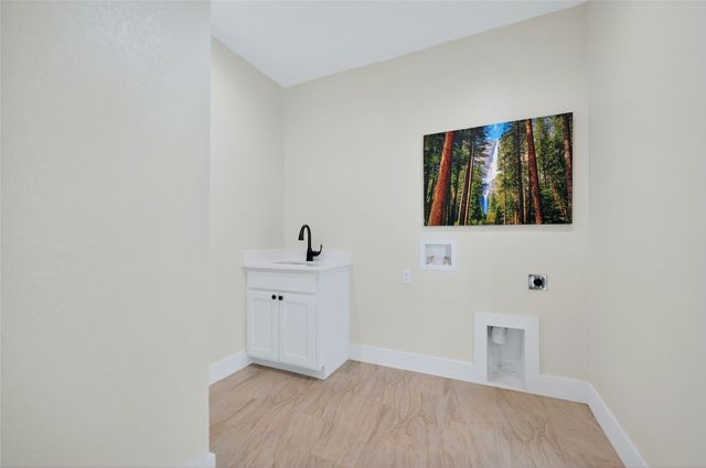 192 Brooks Lane, Sadler, TX 76264