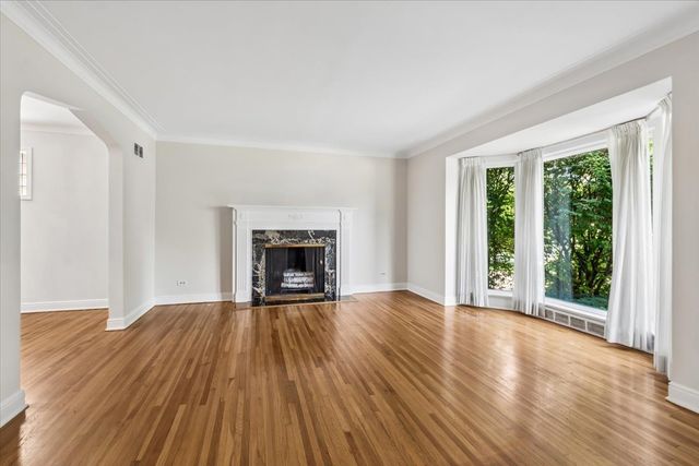 6533 N Christiana Avenue, Lincolnwood, IL 60712