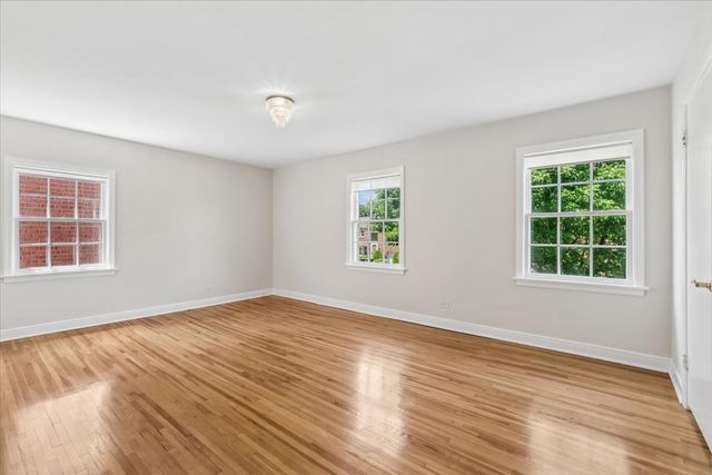 6533 N Christiana Avenue, Lincolnwood, IL 60712