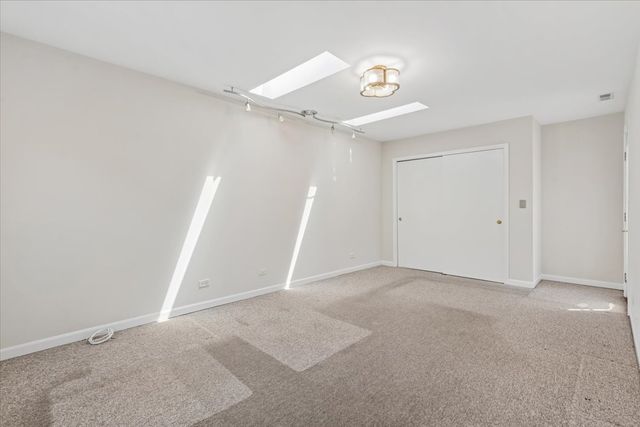 6533 N Christiana Avenue, Lincolnwood, IL 60712