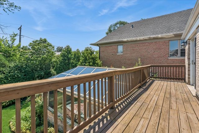 6533 N Christiana Avenue, Lincolnwood, IL 60712