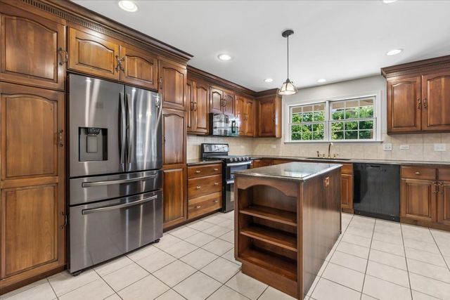 6533 N Christiana Avenue, Lincolnwood, IL 60712